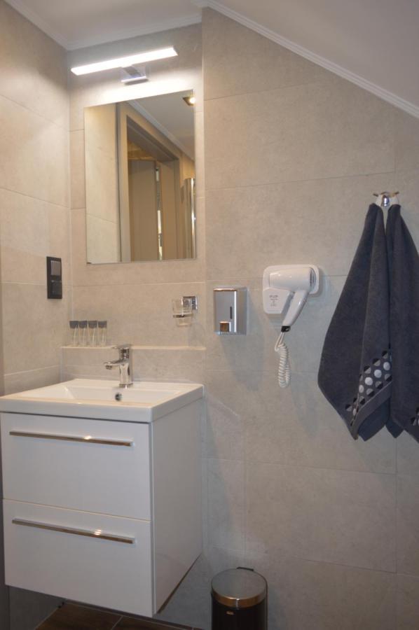 Zacisze Apartment Rozalin  Exterior photo