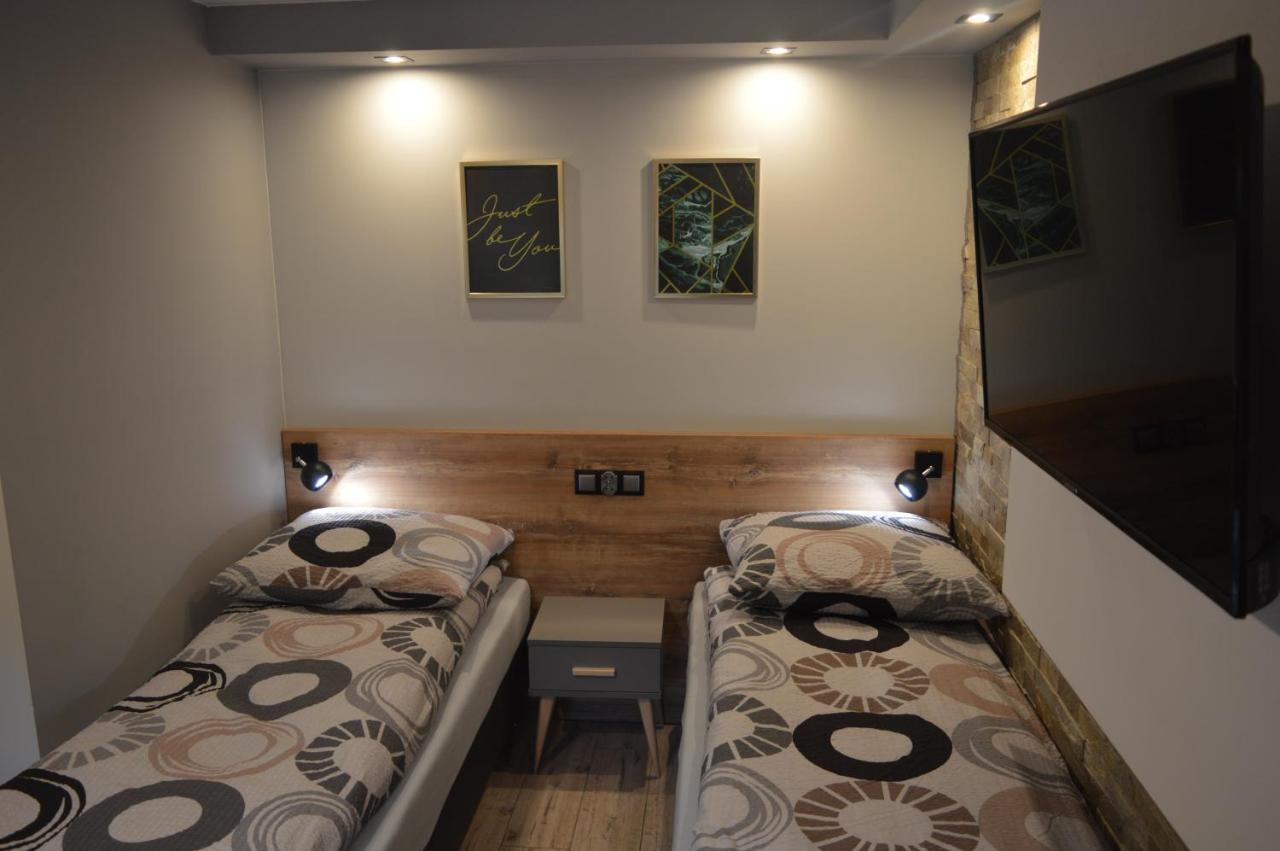 Zacisze Apartment Rozalin  Exterior photo
