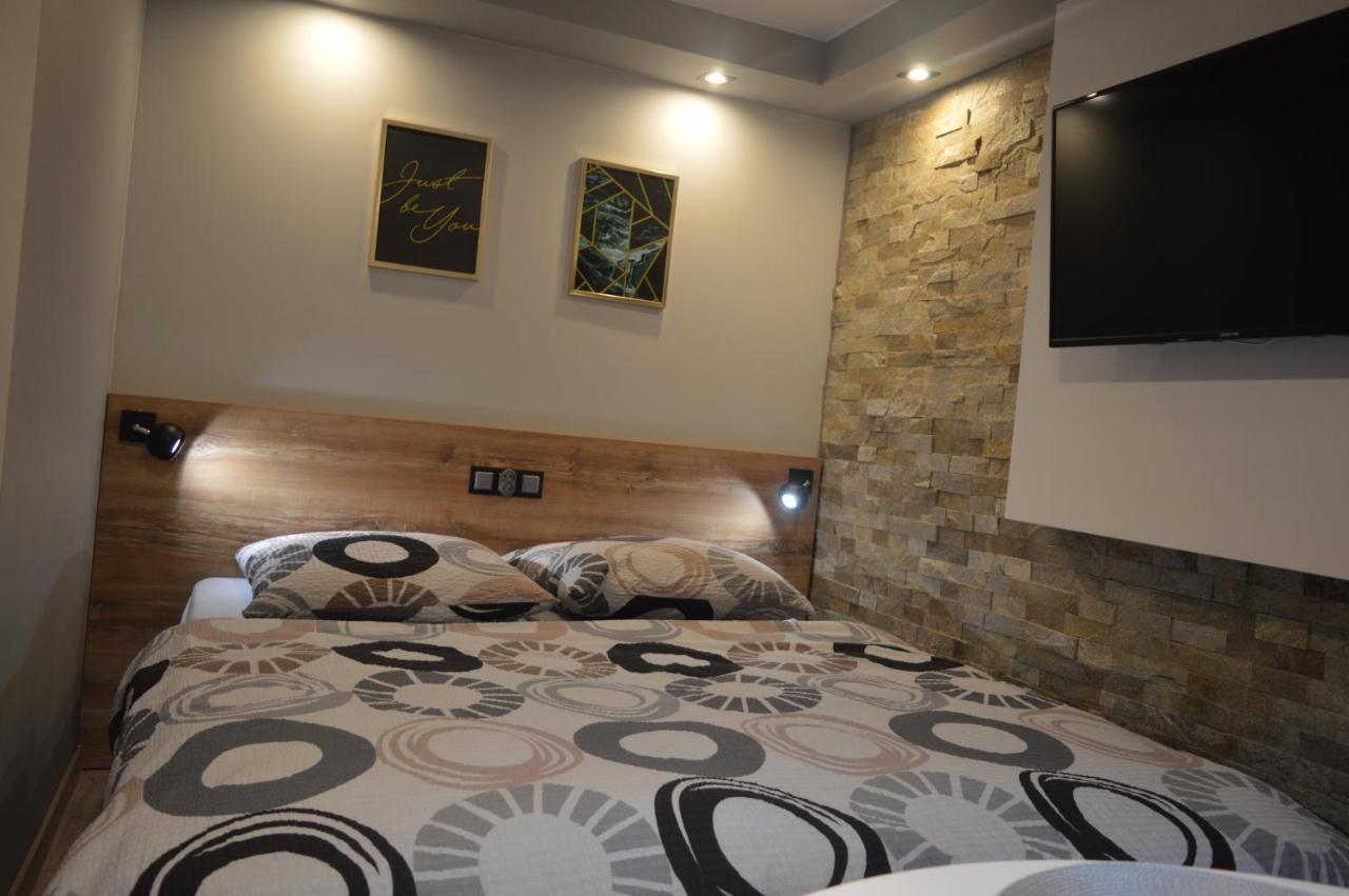 Zacisze Apartment Rozalin  Exterior photo